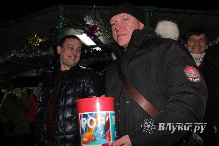 Великие Луки к встрече Нового года готовы (ФОТО)