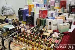 Универсальная выставка проходит в Великих Луках (фото)