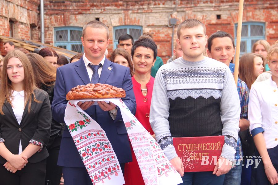 ВГСХА встретила первокурсников пирогами (ФОТО)