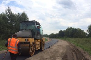 В Невельском районе идут работы по восстановлению автомобильной дороги (ФОТО)