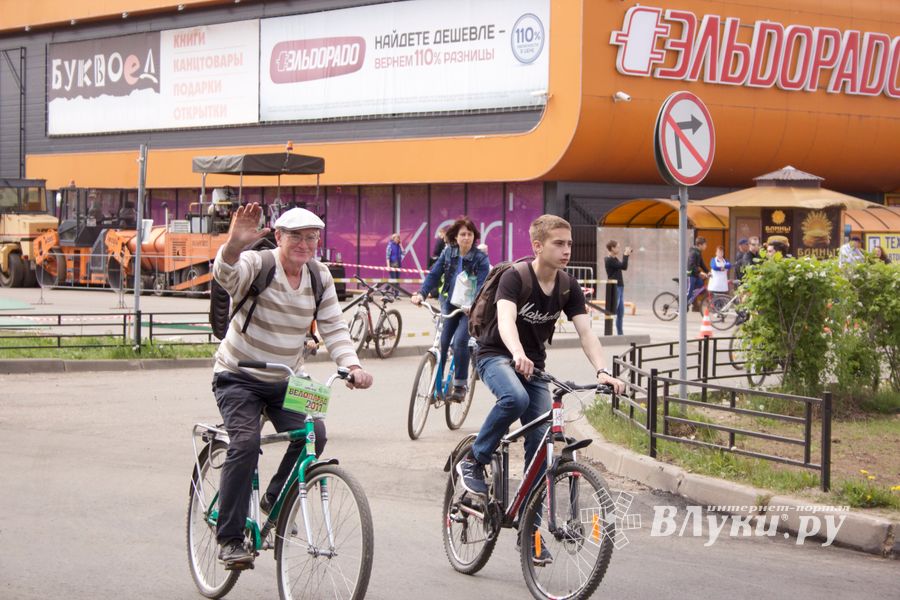 В Великих Луках прошёл Всероссийский велопарад (ФОТО)