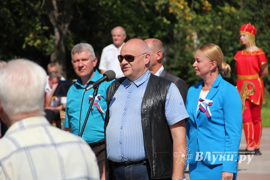 В Великих Луках торжественно открыли Памятный знак (ФОТО)