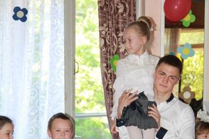 В Великих Луках прозвенели «Последние звонки»