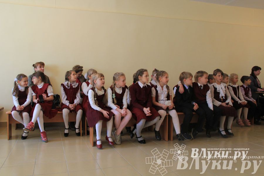 Великолукских лицеистов посвятили в «Маленькие мастера»