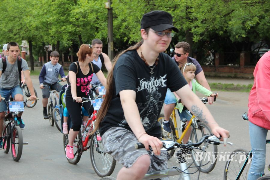 В Великих Луках состоялся «Велопарад» (ФОТО)