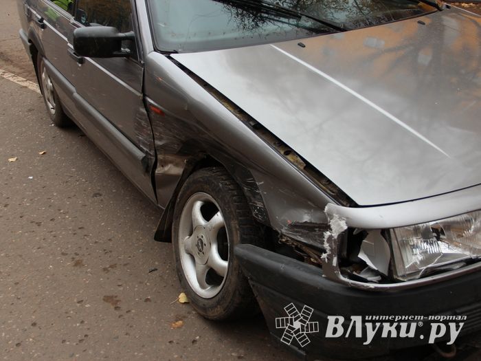 ДТП на проспекте Ленина в Великих Луках (ФОТО)