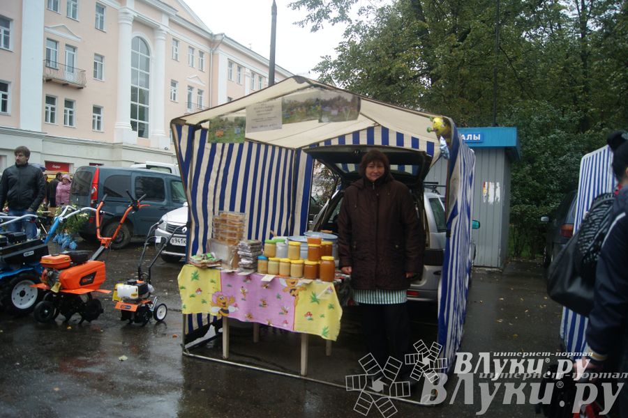 ​Универсальная торговая ярмарка «Осень – 2014» состоялась  в Великих Луках