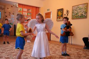 «Красота Божьего мира» в рисунках дошколят Великих Лук (ФОТО)