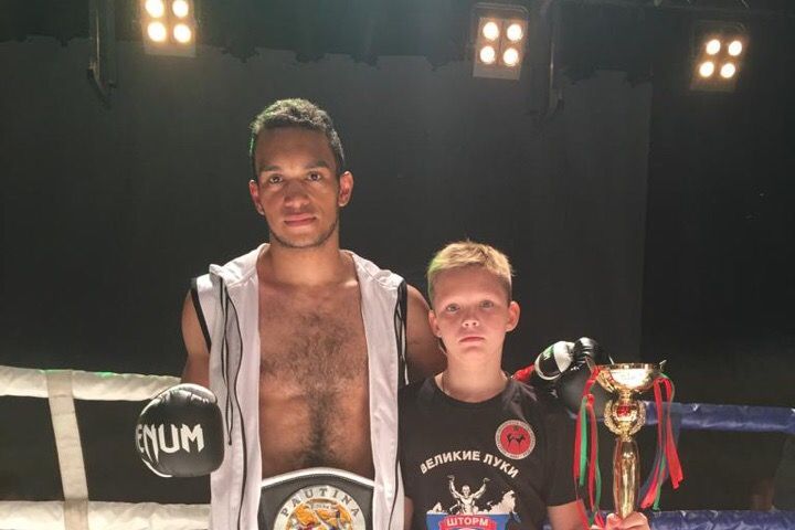 Великолучанин одержал волевую победу в международном профессиональном турнире (ФОТО)