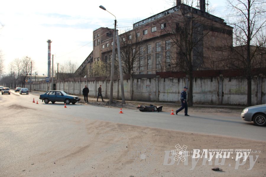 ДТП на перекрестке улиц Малышева и М. Кузьмина (фото)