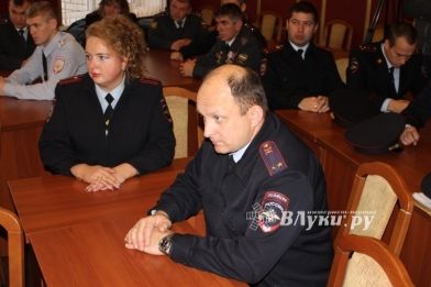 В УМВД России по Псковской области поздравили участковых уполномоченных полиции с их профессиональным праздником (фото)