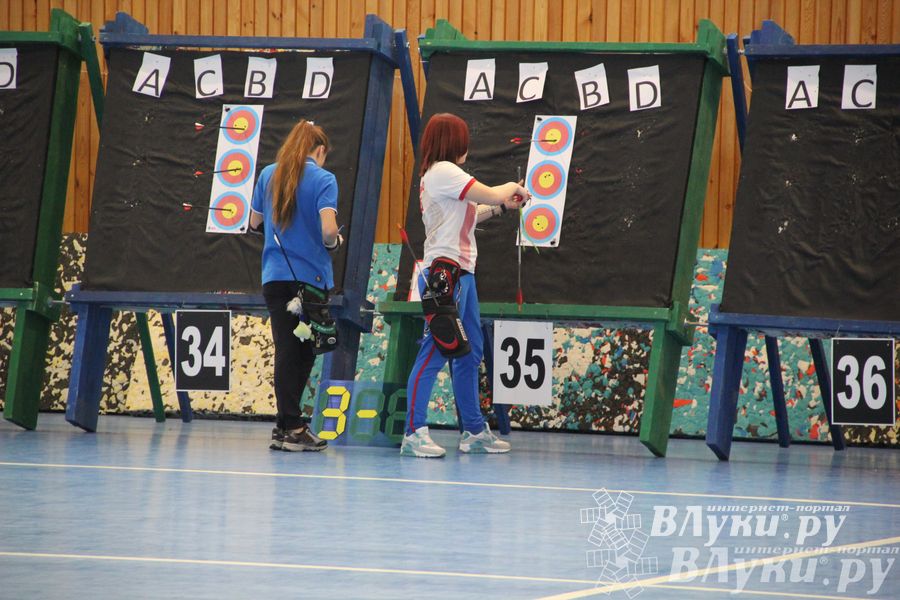 Великолучанка Александра Савенкова стала обладательницей золота на всероссийских соревнованиях по стрельбе из лука (фото)