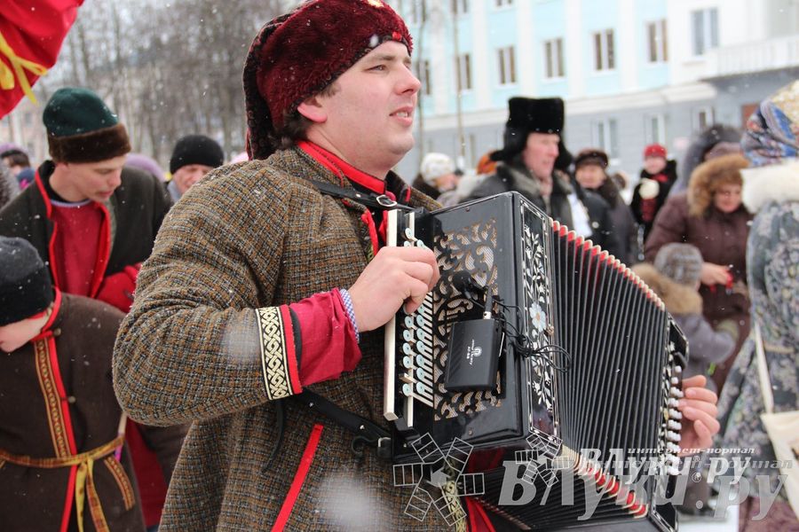 В Великих Луках встретили Масленицу