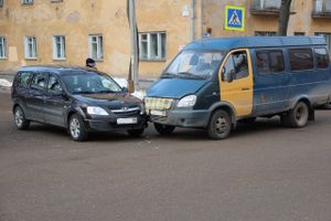 На ул. К.Либкнехта столкнулись «Лада» и «ГАЗель» (ФОТО)