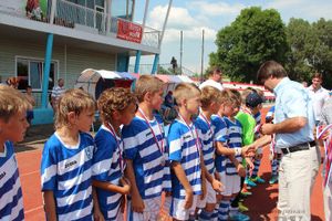 Юные футболисты из Калининграда стали победителями турнира «Локобол» в Великих Луках (фото)