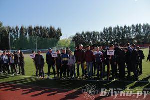 В Великих Луках стартовал открытый турнир по футболу