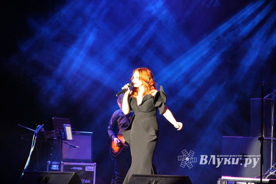 В Великих Луках прошел концерт Анастасии Спиридоновой (ФОТО)