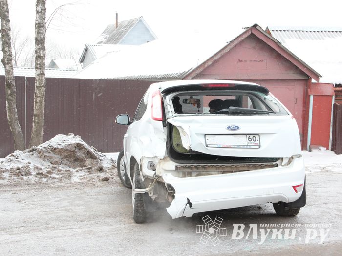 ДТП в районе улицы 3-й Уд. Армии (ФОТО)