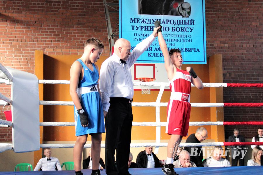 Второй день турнира по боксу складывается для великолучан удачно (ФОТО)