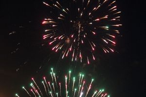 Праздничный салют в честь Дня Победы был дан в Великих Луках (ФОТО)