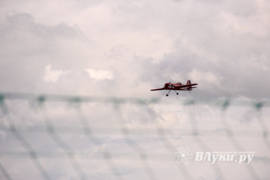 В Великих Луках проходит 7-й Фестиваль авиамодельного спорта (ФОТО)