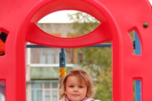 Благоустроенный сквер по улице Жукова начал радовать детей (фото)