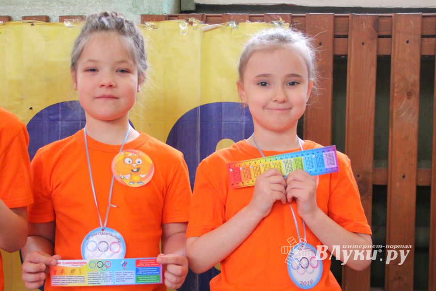 В Великих Луках проходят спортивные соревнования среди дошколят «Юные олимпионики» (ФОТО)