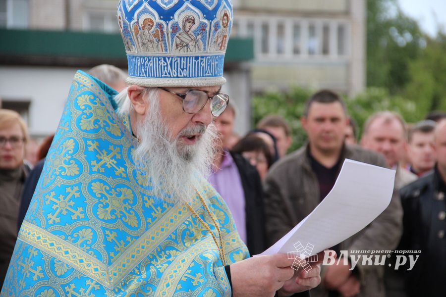 Новую часовню Покрова Богоматери освятили сегодня в заречном районе Великих Лук (ФОТО)