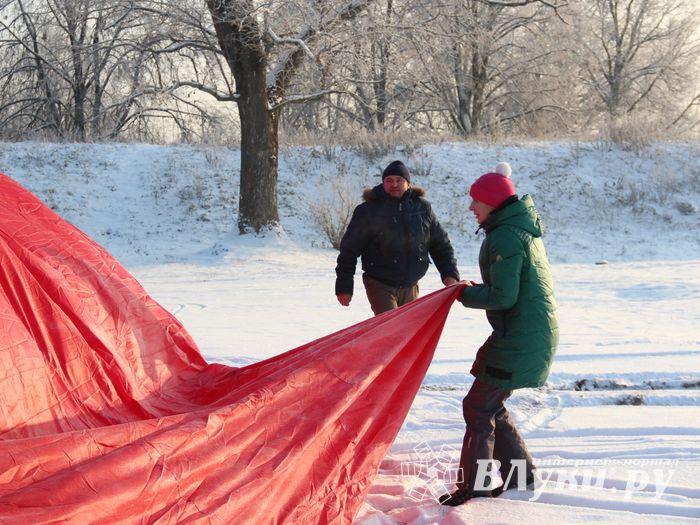 Над Великими Луками взлетели «Яблоки на снегу» (фото)
