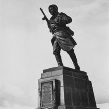 Памятник Герою Советского Союза А. Матросову
