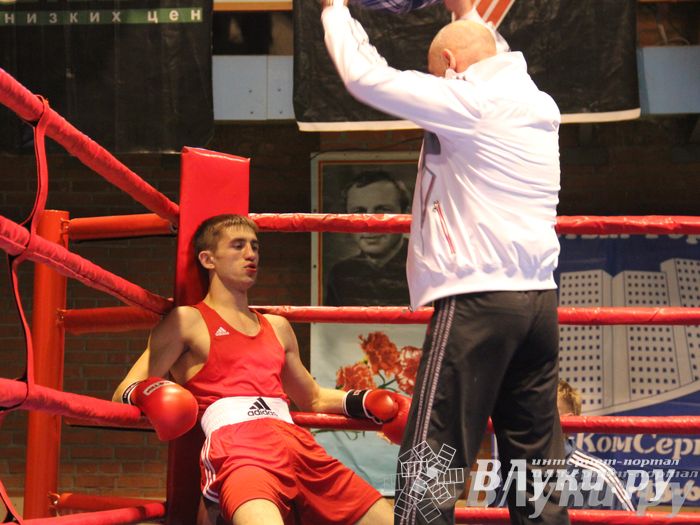 В Великих Луках состоялась матчевая встреча по боксу