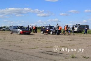 В Великих Луках прошел I этап Открытого чемпионата г. Великие Луки по Drag Racing (фото)