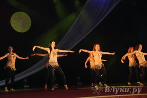 В ДК ЛК прошел музыкально-танцевальный спектакль «Босиком по млечному пути» (фото)