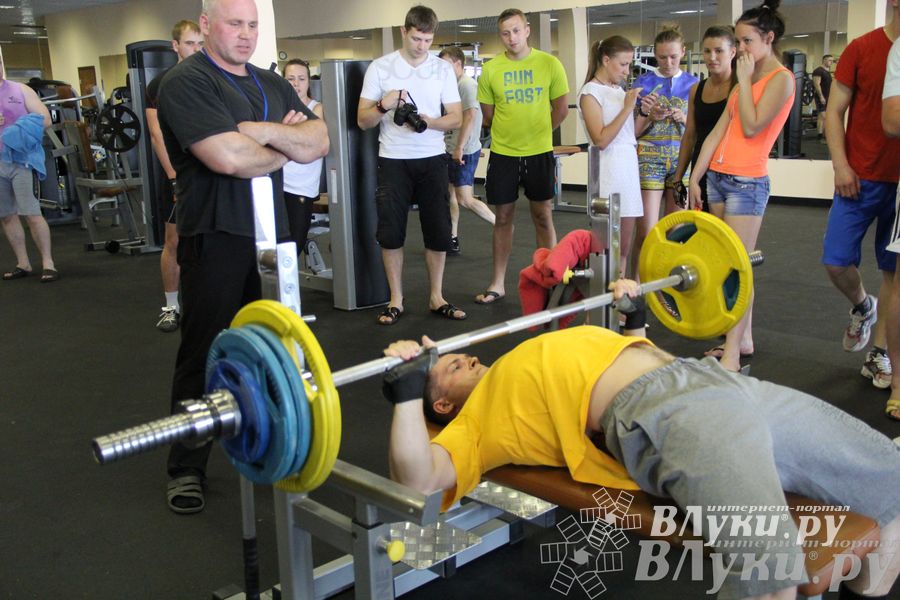 Народный жим в «С-Фитнес»