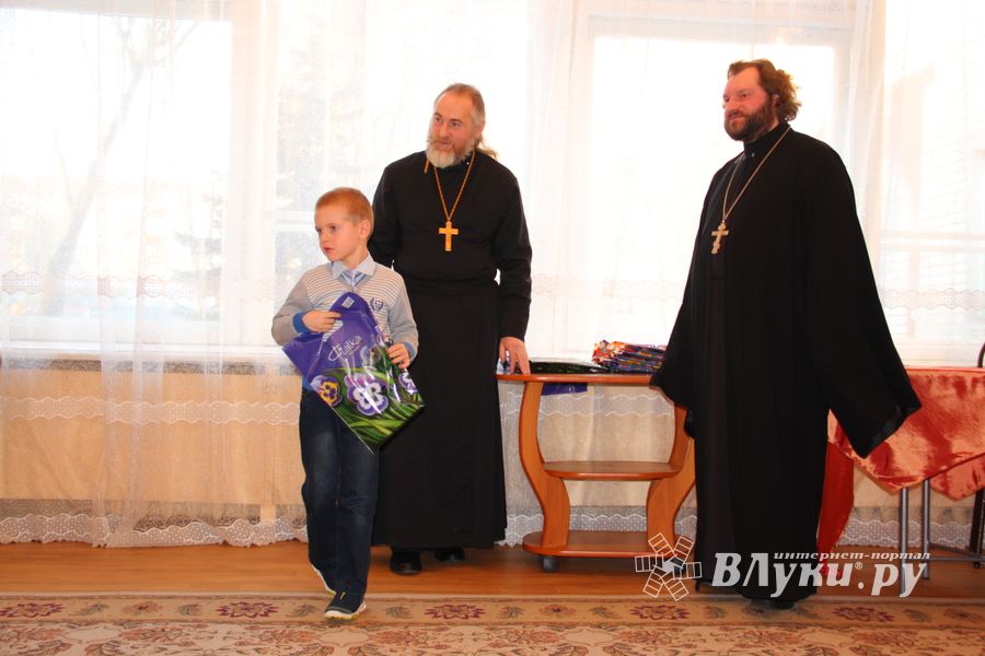 «Красота Божьего мира» в рисунках дошколят Великих Лук (ФОТО)