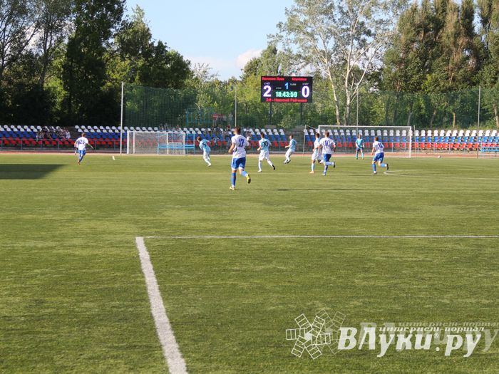 В Великих Луках состоялся матч Первенства СЗФО по футболу между командами «Луки-Энергия» и «Химик»