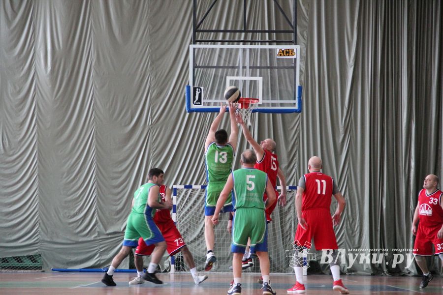 Великолучане — серебряные призеры межрегионального турнира ветеранов баскетбола (ФОТО)