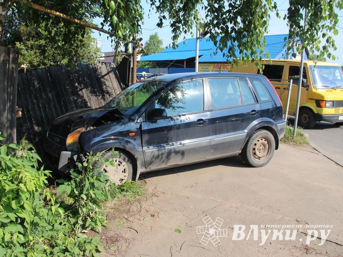 Ещё одно ДТП на Третьей Ударной Армии (ФОТО)