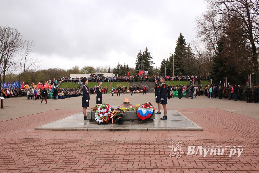В Великих Луках День Победы празднуют все поколения (ФОТО)