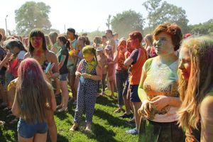 Яркие эмоции «ColorFest» в Великих Луках (ФОТО)