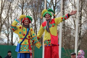 Масленичные гуляния прошли в Великих Луках (ФОТО)