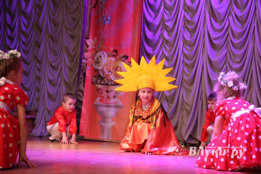 В Великих Луках прошёл «Танцевальный круговорот» для самых юных танцоров (ФОТО)