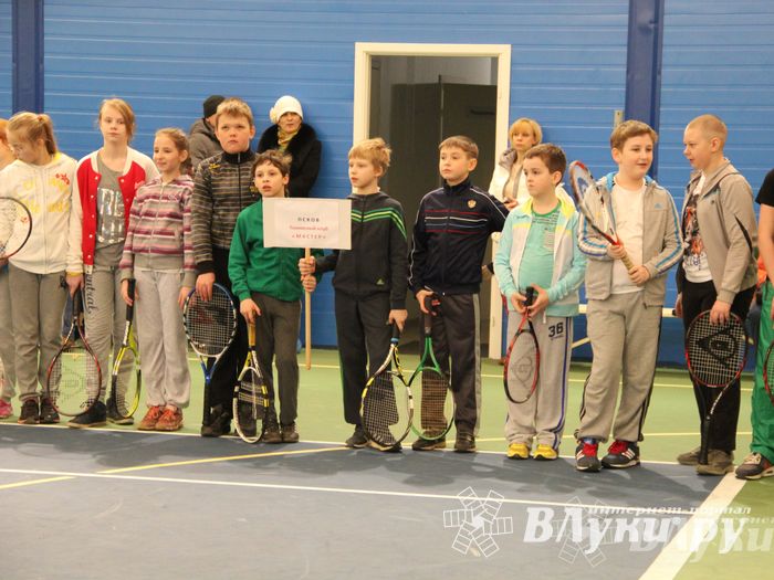 В Великих Луках прошло Первенство по большому теннису (фото)