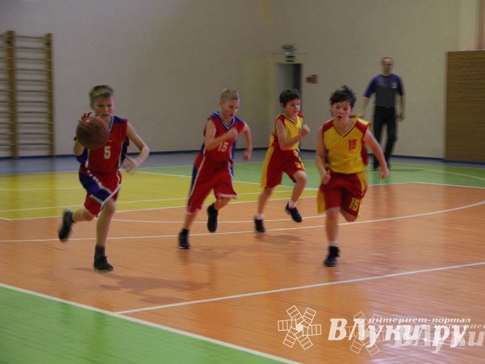 Великолукские баскетболисты стали победителями междугородних соревнований по баскетболу