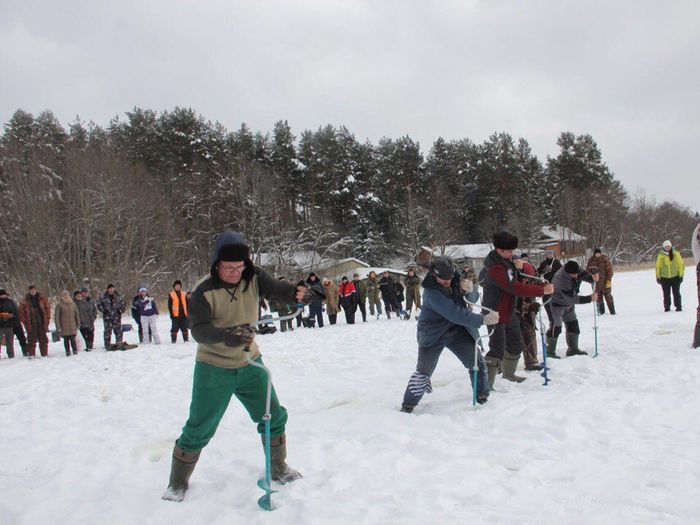 Команда железнодорожников из Великих Лук заняла первое место в соревновании по подледному рыболовству (ФОТО)