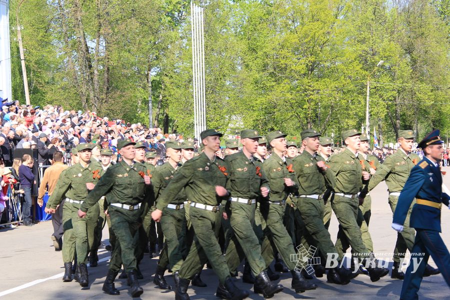 Великие Луки отмечают День Победы