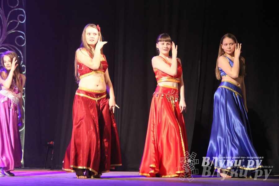  В ДК им. Ленина состоялся отчетный концерт студии восточного танца «Восточные сладости» (фото)