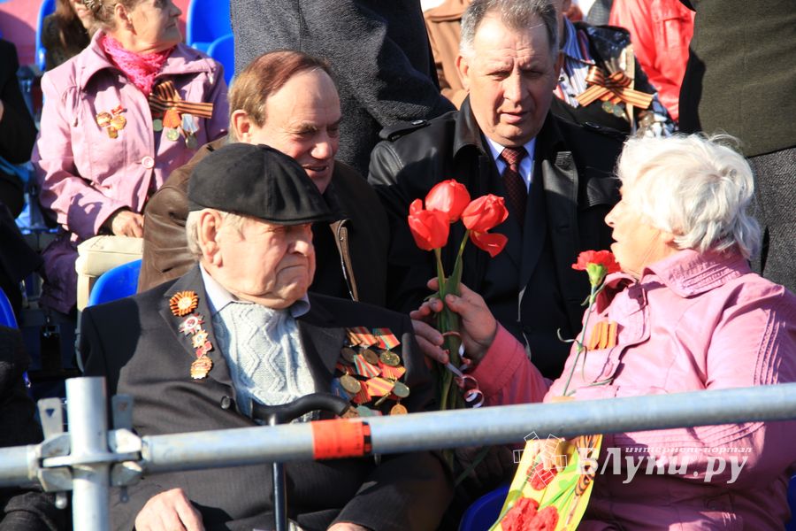 Великие Луки отмечают День Победы
