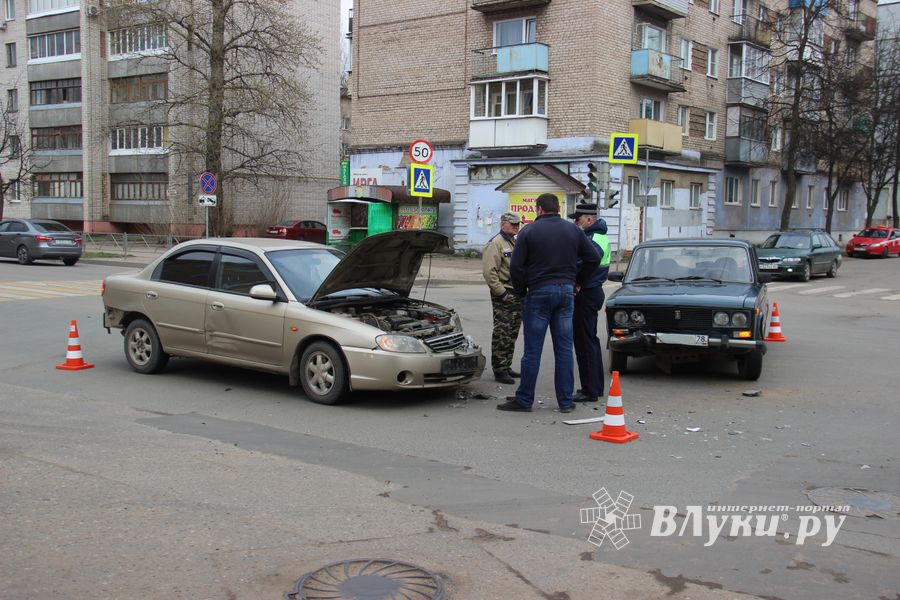 Попавший в ДТП великолучанин просит откликнуться свидетелей (ФОТО)