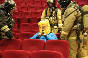 В Великих Луках «захватили заложников» (фото)